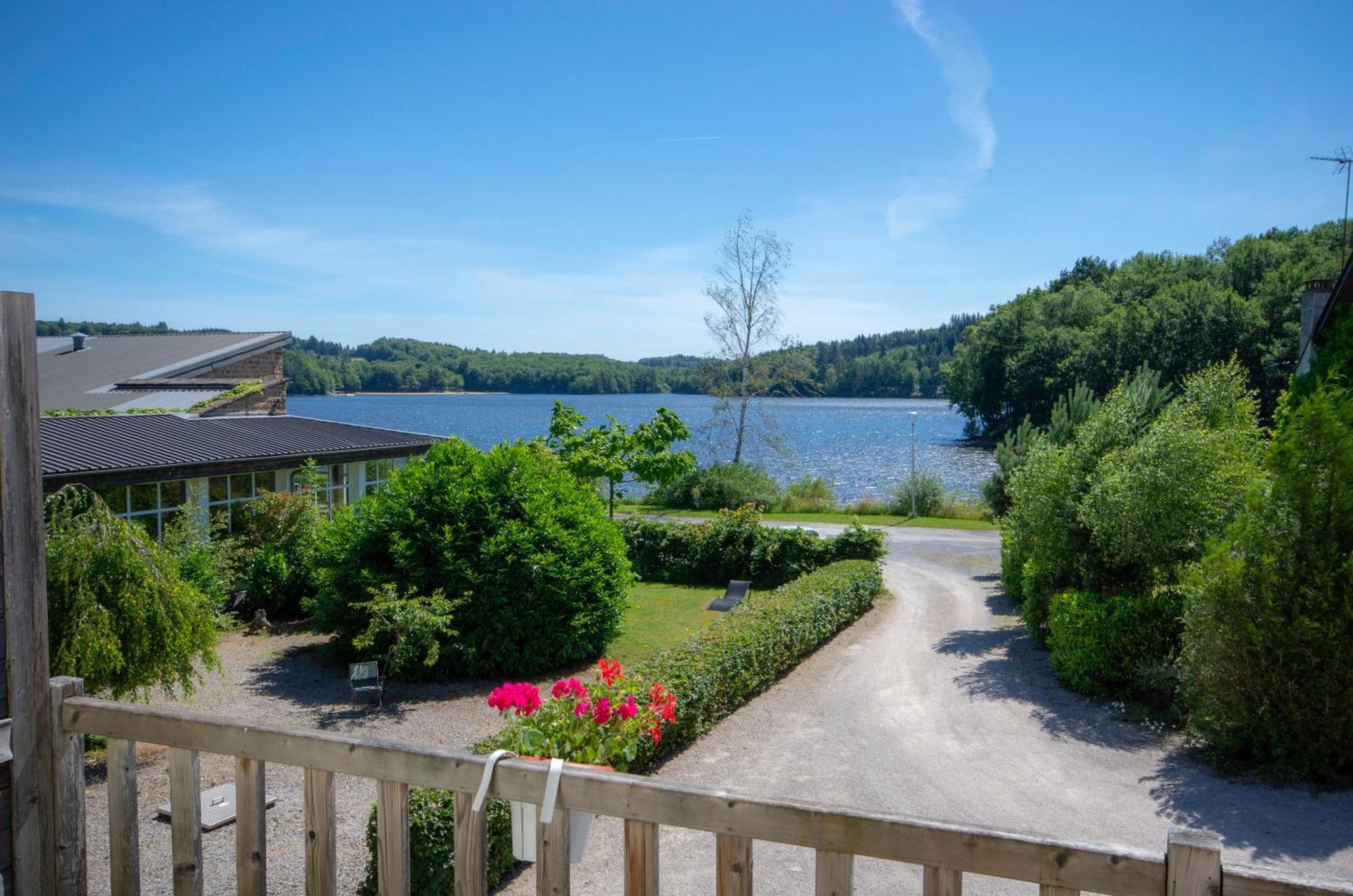 Logis Hotel Du Lac Neuvic  Luaran gambar