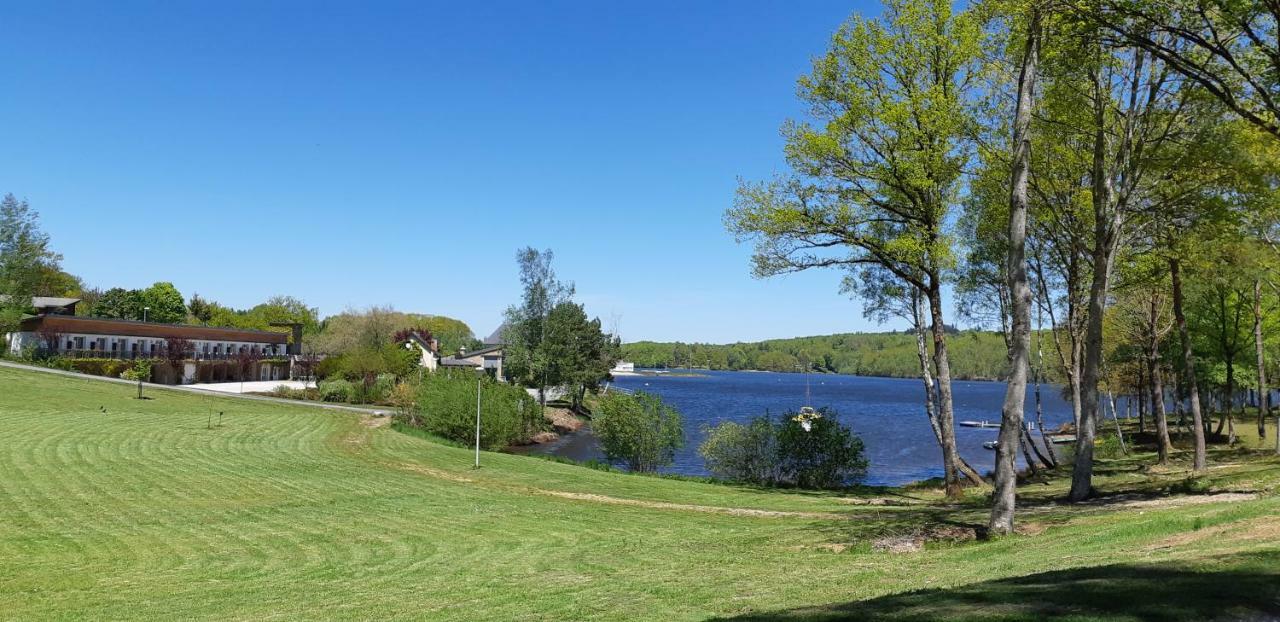 Logis Hotel Du Lac Neuvic  Luaran gambar