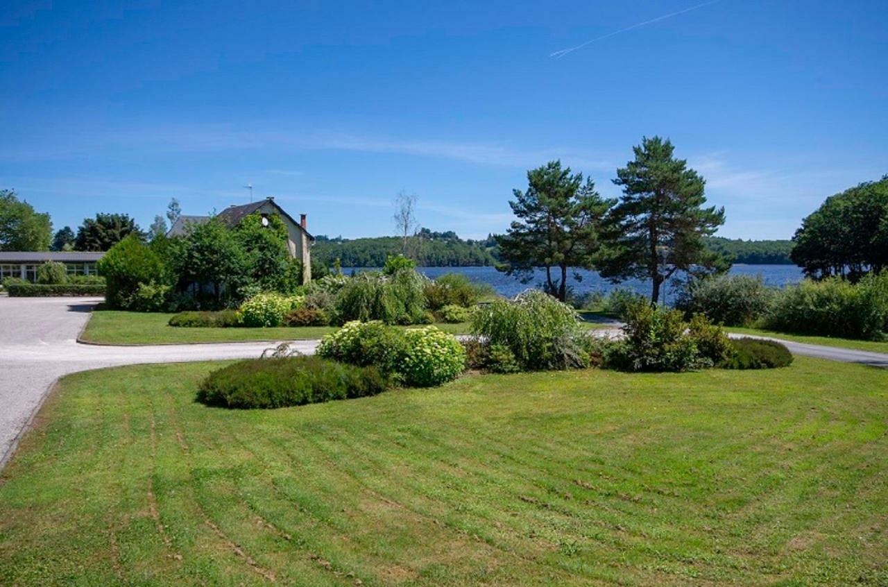 Logis Hotel Du Lac Neuvic  Luaran gambar