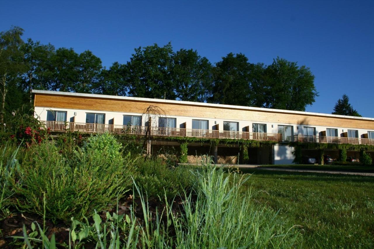 Logis Hotel Du Lac Neuvic  Bilik gambar